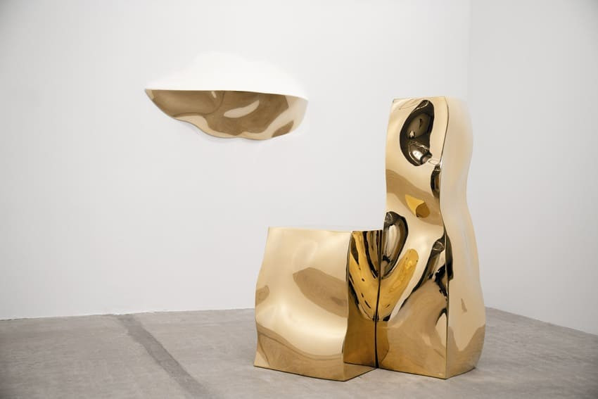 Atelier Tison, Arve et Diva, collection Genèse, laiton poli, 45 x 45 x 45 cm et 99 x 30 x 30 cm ©Clément Pinault.