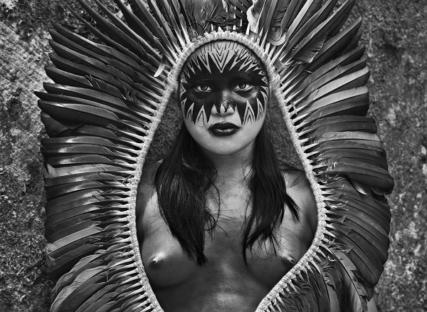 Indienne Yaminawá, État d’Acre, Brésil, 2016 © Sebastiao Salgado