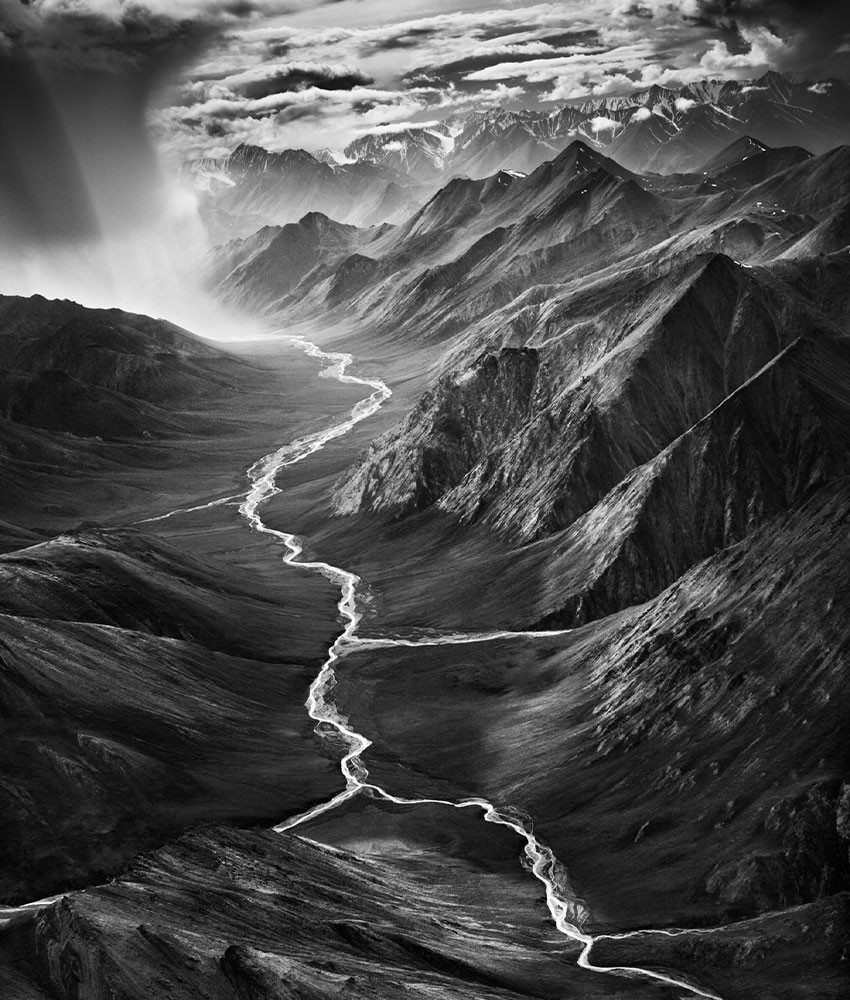Sebastião Salgado, Chaîne Brooks, refuge national de la vie sauvage de l’Arctique, Alaska, États-Unis, 2009 © MEP / Sebastião Salgado