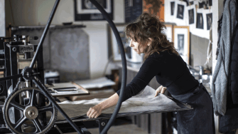 Secrets d’atelier : Fanny Boucher et le réveil de l’héliogravure