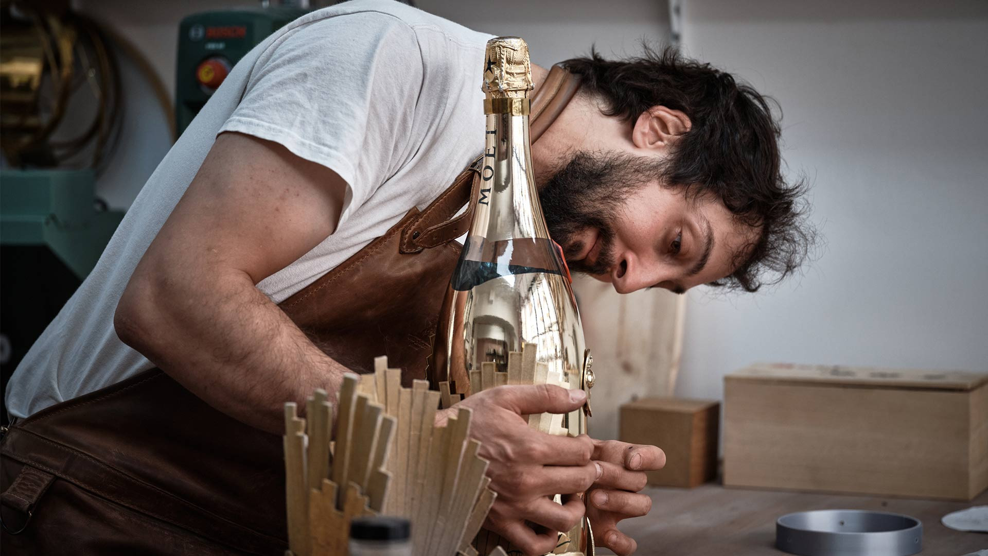 « Pour moi, la première fois, ça a été un appel de Cartier » : quand les artisans d’art mettent leur savoir-faire au service du luxe