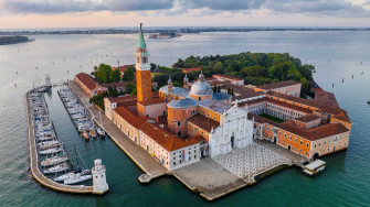 À Venise, une exposition spectaculaire réunit les plus incroyables créations de 400 artisans d’art du monde entier