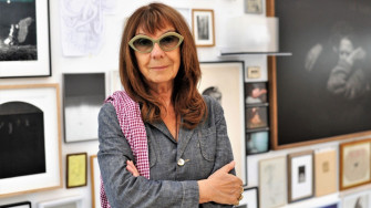 « Quand je parle des morts, ce sont des projets vivants » : l’artiste Sophie Calle remporte le Nobel des Arts 2024