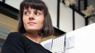 « Le terme brodeuse, je l’ai toujours trouvé assez péjoratif » : Flory Brisset, créatrice nouvelle génération