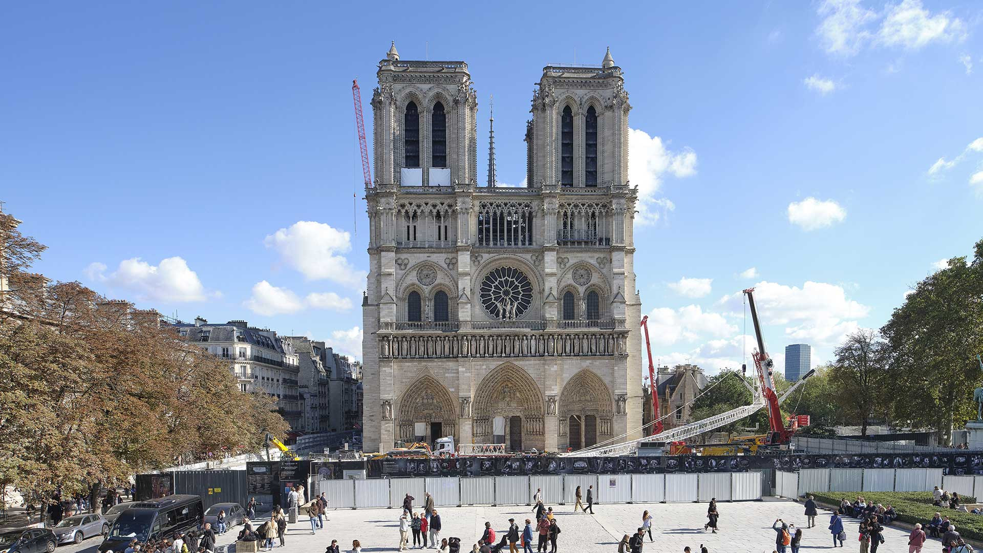 Après 5 ans de travaux, Notre-Dame de Paris renaît de ses cendres