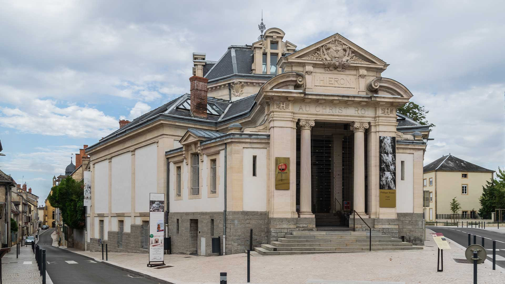 Vol d’un Trésor national : un musée d’art sacré victime d’un braquage à la tronçonneuse