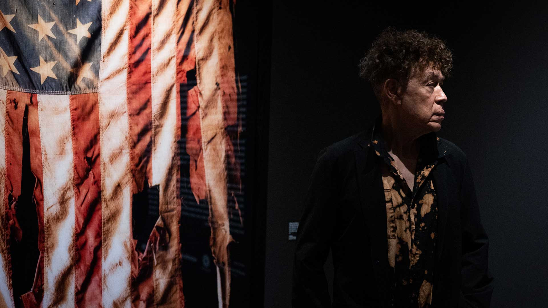 « Je suis connu pour être un artiste controversé, mais ce n’est pas toujours le cas » : Andres Serrano, l’oeil provocateur