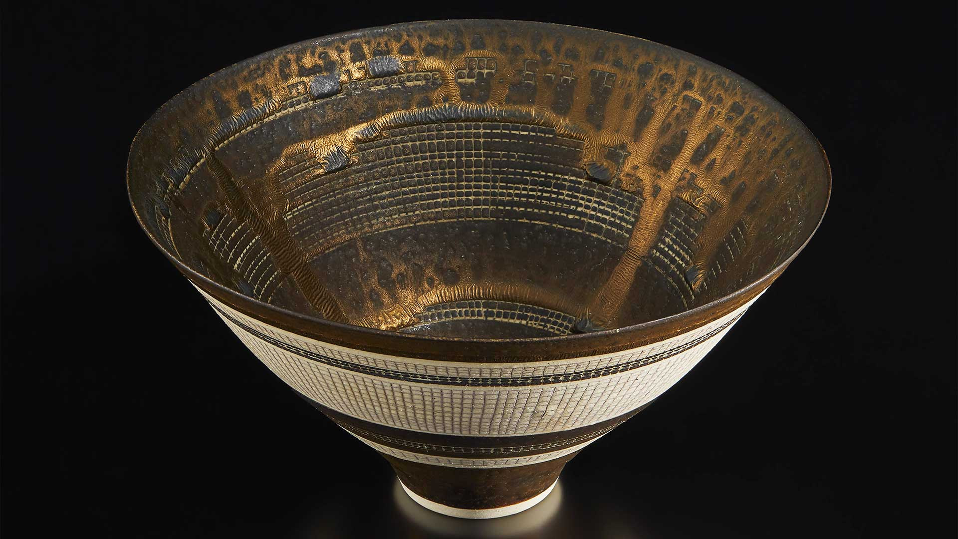Art moderne : Qui est Lucie Rie, l’une des plus grandes céramistes du XXe siècle ?