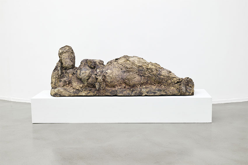 « Son œuvre sera vénérée à une autre époque, plus humaniste » : une exposition à Paris rend enfin hommage à l’art prométhéen de Hans Josephsohn