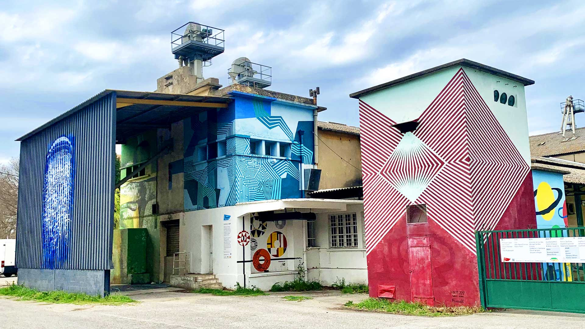 Près d’Arles, 30 artistes donnent vie à un surprenant musée d’art urbain en plein air