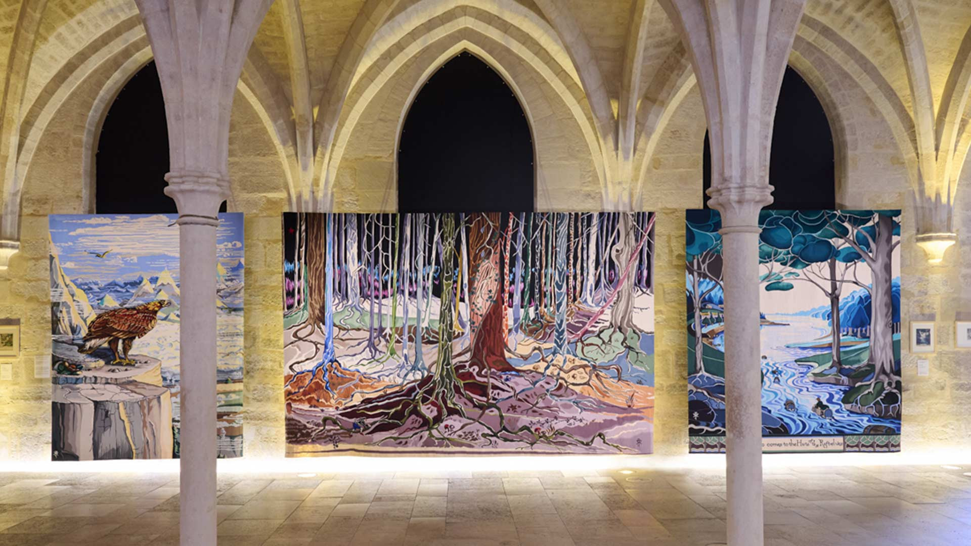 Exposition gratuite à Paris : 14 tapisseries monumentales inspirées de l’univers de Tolkien réunies dans un lieu exceptionnel