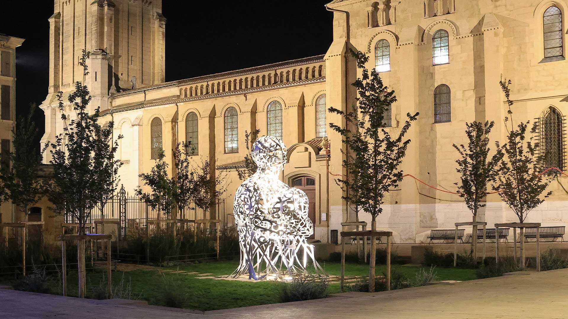 À Valence, « Le Messager », nouvelle sculpture monumentale de Jaume Plensa, a trouvé sa place