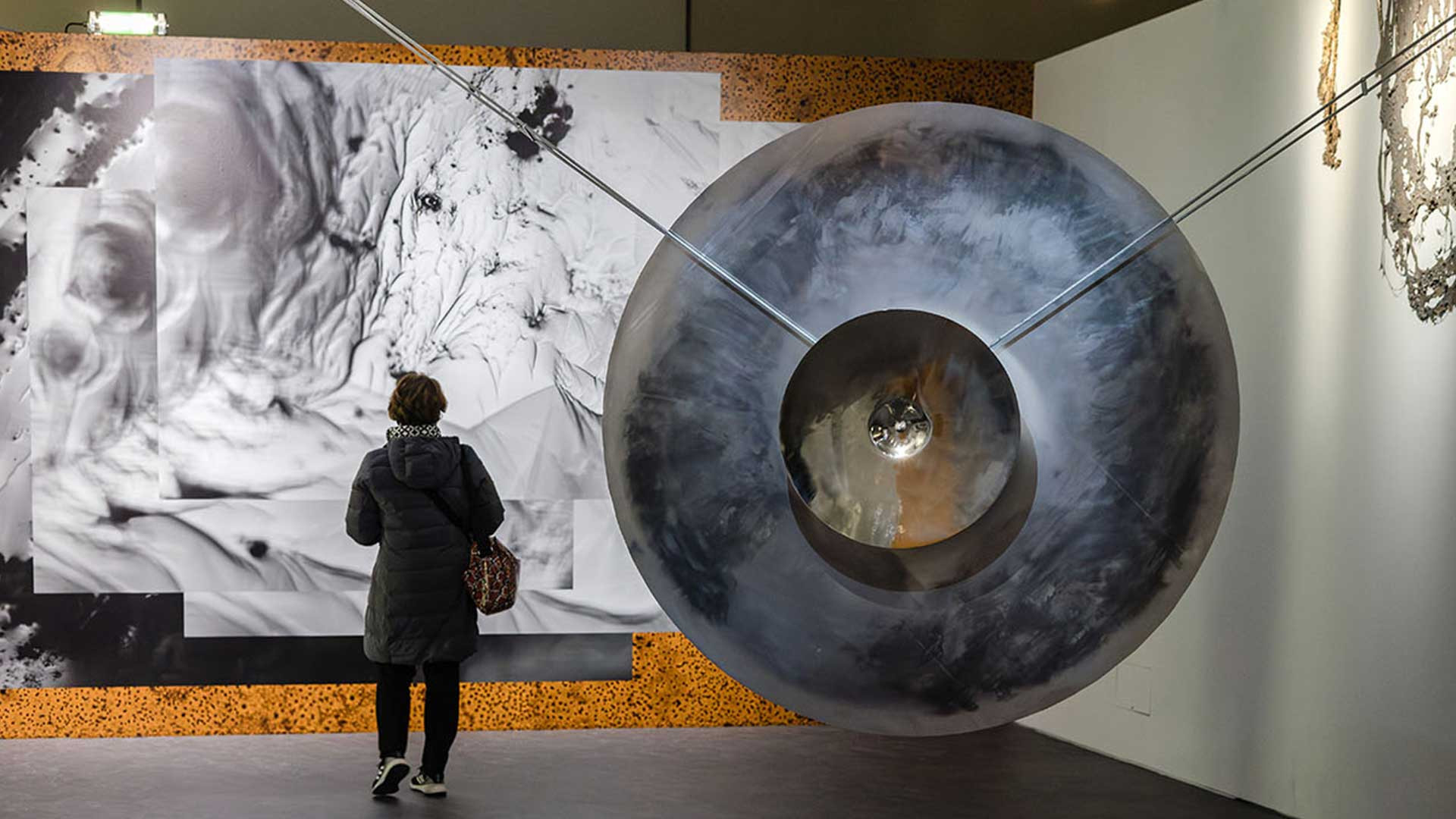 Exposition à Paris : le cocon cosmique de Charlotte Charbonnel fait vibrer la Cité des sciences