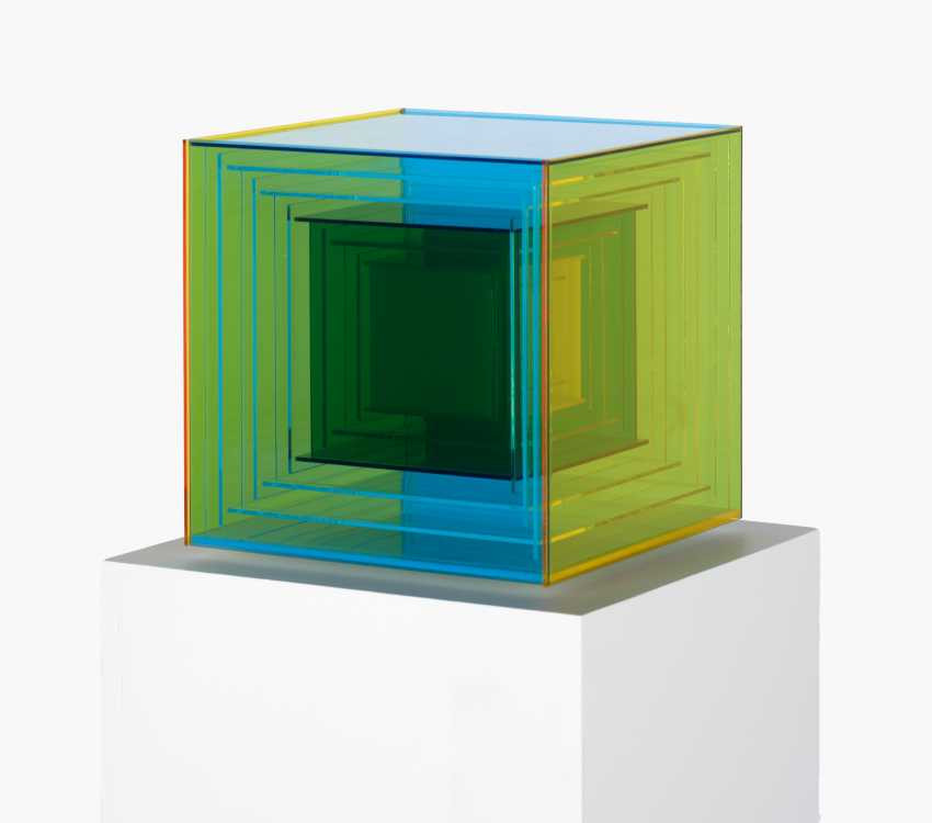 Leroy Lamis, Construction 31 – II, 1965, Plexiglas, 30,5 x 31 x 32 cm, Buffalo AKG Art Museum. © Estate of Leroy Lamis / Licensed by VAGA at Artists Rights Society (ARS), NY. Photo : Brenda Bieger, Buffalo AKG Art Museum
