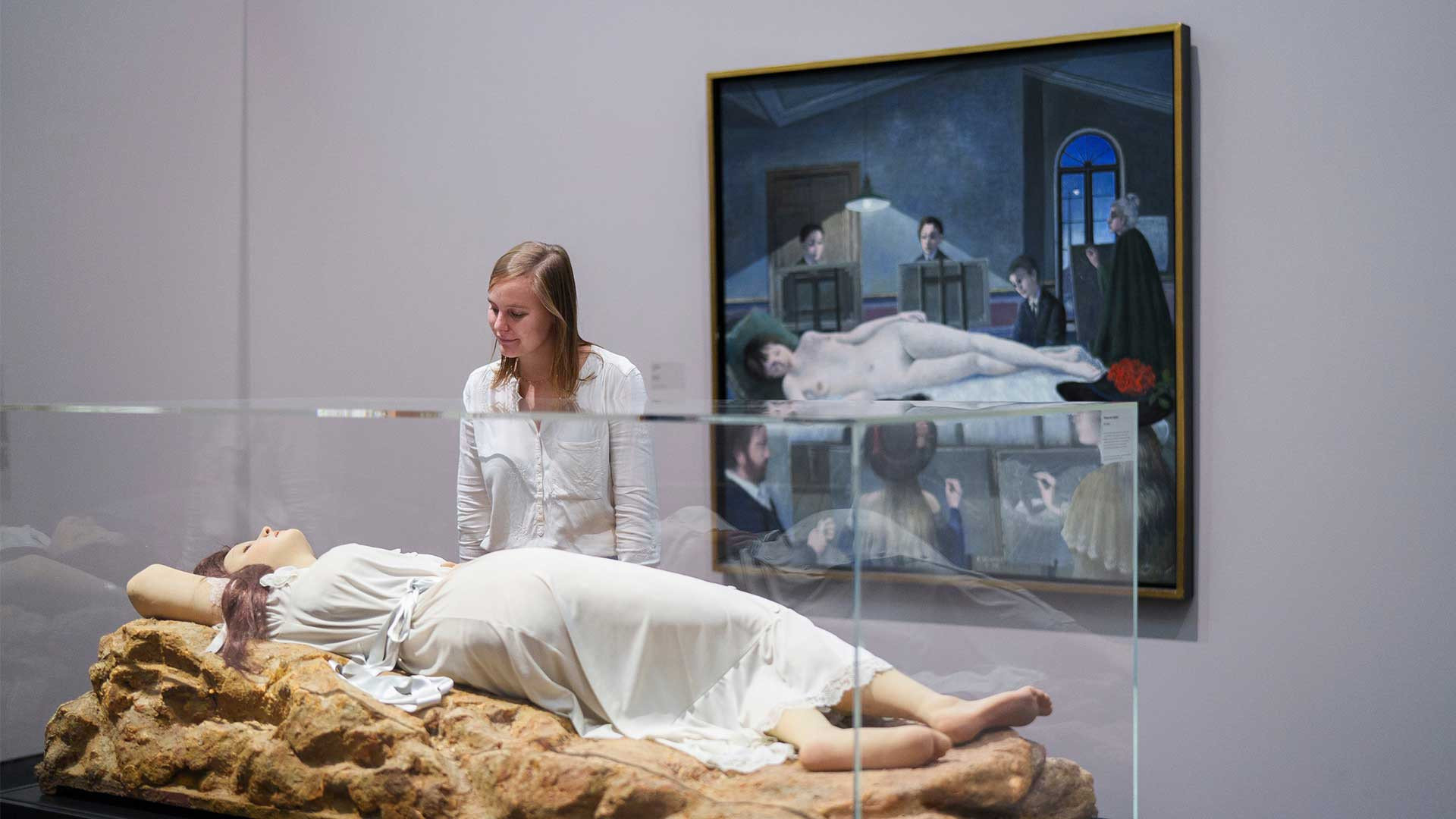 Belgique : une grande exposition à Liège lève le voile sur le mystère Paul Delvaux, figure majeure du surréalisme belge